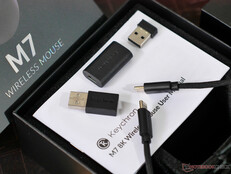 Keychron M7 8K 配件。 