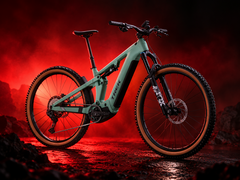 Trek Powerfly+ FS 8 Gen 4 电动山地自行车搭载 Bosch 的 Performance Line CX 中置电机
