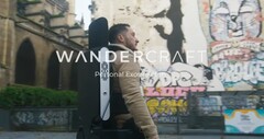 Wandercraft 个人外骨骼能让瘫痪者独立行走、坐立和站立。(来源：Wandercraft）