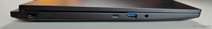 左：千兆以太网、USB-C 3.2 Gen.2（10 GBit/s、通过 iGPU 传输 DisplayPort 1.4a、100W Power Delivery）、USB-A 3.2 Gen.1（5 GBit/s）、3.5 mm 音频