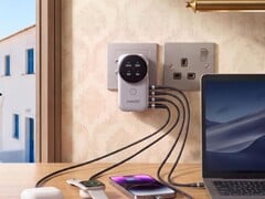 Anker Nano 万用充电器（4合1，100W，智能显示屏）