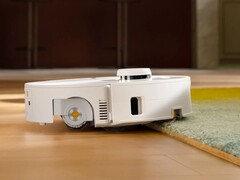 Roborock 的 Qrevo Curv 2 Flow 机器人真空吸尘器