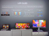 便携式三折式 16 至 28 英寸 IJP OLED 显示器