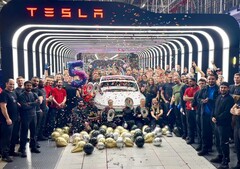特斯拉德国 Giga Berlin 庆祝第 50 万辆 Model Y SUV 诞生（图片来源：特斯拉）