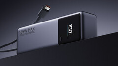 小米 165W 电源箱在内置线缆旁边有一个独立的 USB-C 端口（图片来源：小米）