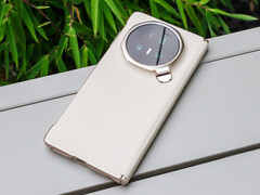 Honor Magic V5(图片来源:Daniel Schmidt)