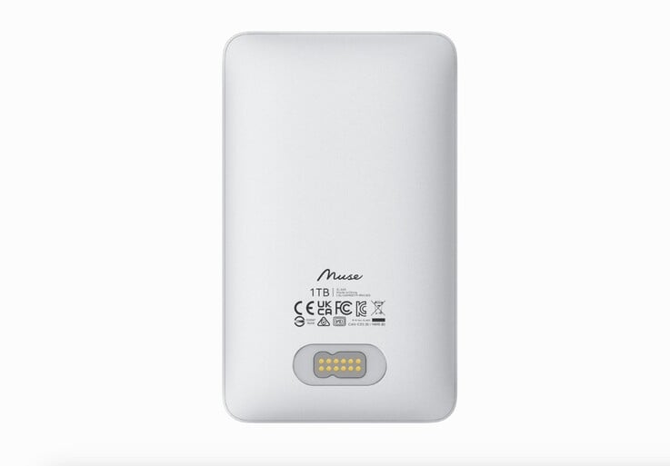 Lexar Muse SSD 的背面配备了一个专有的磁吸式连接器。