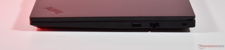 正确：USB-A 3.2 Gen 1、RJ45 以太网、肯辛顿锁