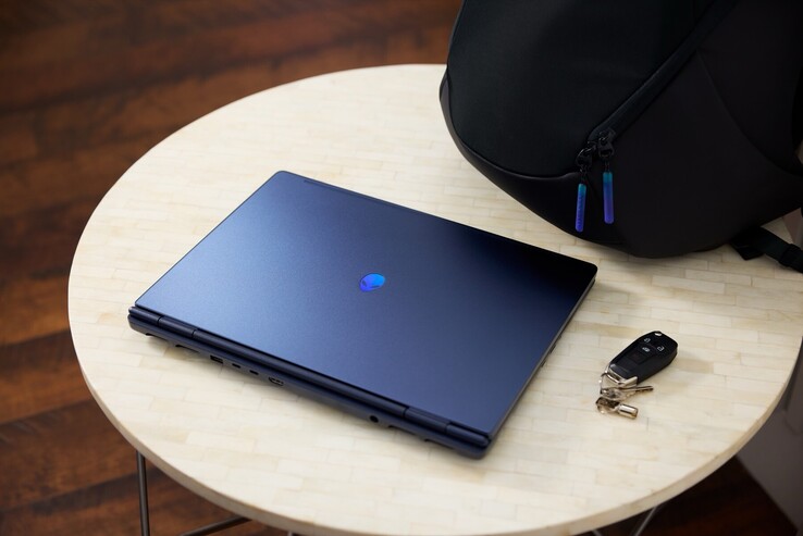 Alienware Aurora 16 厚 22.7 毫米，重 2.57 千克。(图片来源：戴尔）