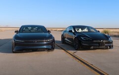 电动车终极对决：25 万美元的 Lucid Air 对阵 11.1 万美元的特斯拉 Model S Plaid。(图片来源：Edmunds Cars via YouTube）
