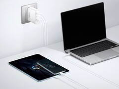 vivo 新款 120W 充电器(如图)在中国亮相。(图片来源:vivo)