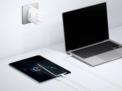 vivo 新款 120W 充电器（如图）在中国亮相。(图片来源：vivo）