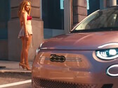 菲亚特与 JLo 合作推出第二款菲亚特 500e 电动车。(来源：YouTube 上的菲亚特美国公司）