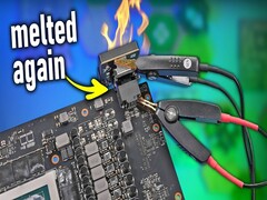 配备融化 12VHPWR 的 RTX 4090（图片来源：Der8auer YouTube 频道）