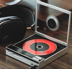 Shanling EC Zero AKM 便携式 CD 播放器具有蓝牙传输、CD 翻录和 USB DAC 功能。(图片来源：Shanling）