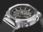 卡西欧 G-Shock GMS2110-1A1 采用金属表圈，图为深色背景。(图片来源：卡西欧）