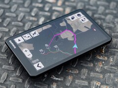 Garmin 的 DriveTrack 72(如图)现已在全球上市。(图片来源:Garmin)