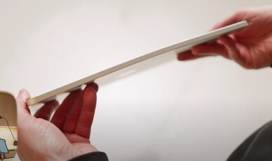 12.首次弯曲测试后的 9 英寸 iPad Pro 2022