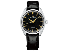 白色背景下的 Grand Seiko SBGY041（如图）。(图片来源：@plus9time on Instagram）