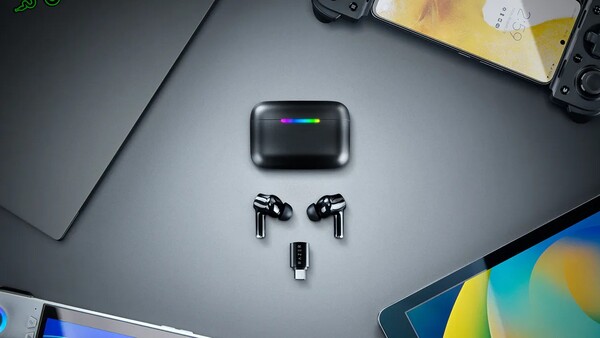 Hammerhead V3 HyperSpeed 有一个可拆卸的 2.4GHz USB-C 加密狗。