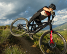 Trek Fuel Plus（如图）配备了 TQ HPR60 电机和更大的 580 瓦时电池。(图片来源：Trek Bikes）