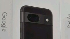 据称是 Pixel 8a 的包装。(来源:Facebook)