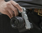 最初的索尼A7C是一款非常有能力的紧凑型相机，但它仍然可以使用更新。(图片来源：索尼)