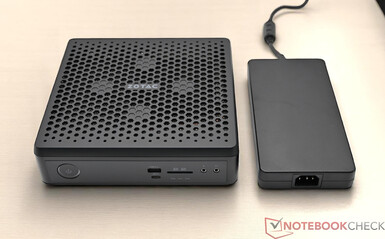 Zotac Zbox Magnus EN374070，带电源（19.5 V；16.9 A）