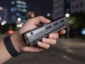 EDC15 是一款设计紧凑、适合日常使用的手电筒，能提供不错的亮度。 