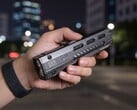 EDC15 是一款设计紧凑、适合日常使用的手电筒,能提供不错的亮度。
