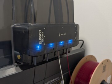 画布系统安装在打印机右上方。