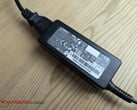 Schenker Connect 15 那款非常小巧的交流适配器