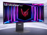 UltraGear OLED 34GS95QE 是 LG 将在 2024 年销售的几款曲面游戏显示器之一。(图片来源：LG）