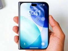 iPhone Ultra/Fold 概念图。