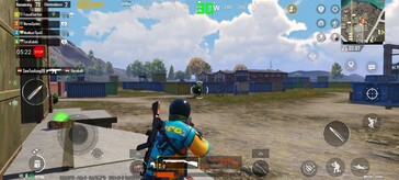 PUBG Mobile：高清预设，平均每秒 30 帧。