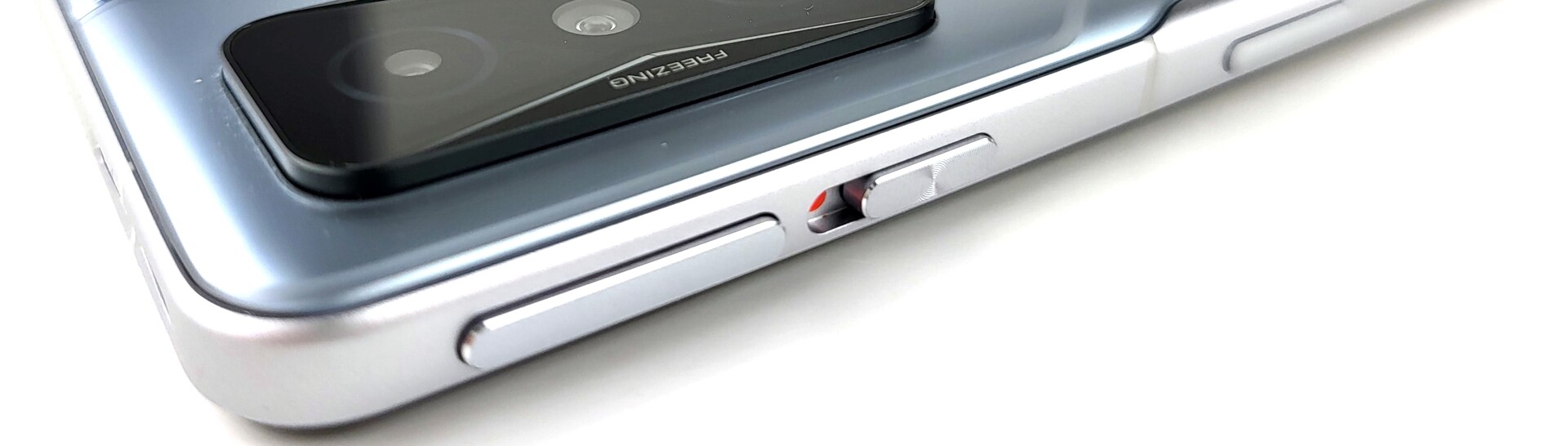 小米Poco F4 GT评测--具有旗舰功能的平价游戏智能手机- Notebookcheck