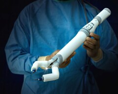 地面外科医生在国际空间站上成功遥控了重达两磅的 spaceMIRA 手术机器人。(来源：虚拟切口）
