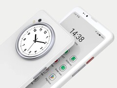 BigMe HiBreak Dual 的正面是彩色 E Ink 显示屏,背面是彩色 LCD。