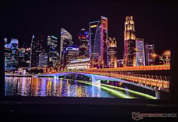 暗室中的 Nebula X1 Pro...