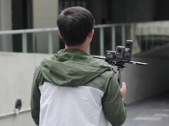 大疆可能正在策划夏季发布的三款产品,其中包括传闻已久的 Osmo 360(如图中间所示)。(图片来源:via Igor Bogdanov)