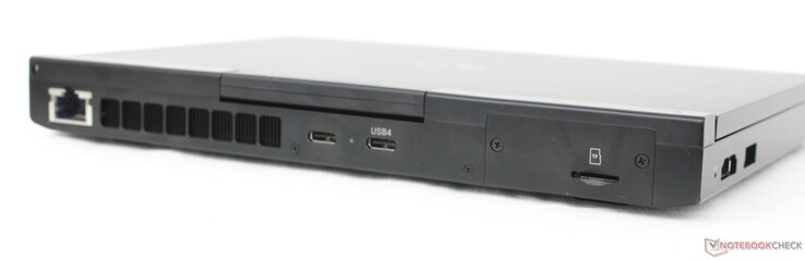 后部RJ-45 (2.5 Gbps)、USB-C 3.2 Gen. 2 (10 Gbps) w/ DisplayPort + Power Delivery、USB-C 4.0 (40 Gbps) w/ DisplayPort + Power Delivery、MicroSD 读卡器