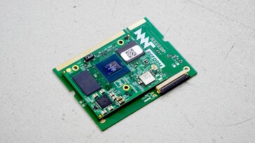 带有 SoC 和 RAM 的模块可以更换。