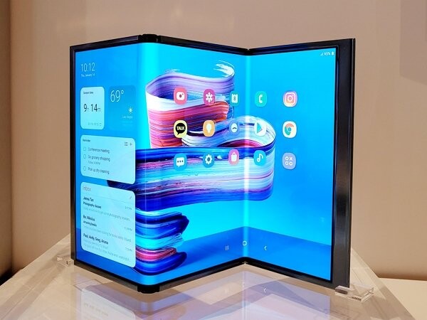 三星 Display Flex S 采用与华为 Mate XT 相同的外形设计。(图片来源：《韩国先驱报）