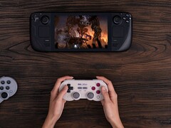 8BitDo SN30 Pro 蓝牙控制器兼容 SteamOS 和其他操作系统。(图片来源：8BitDo）