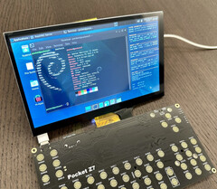 Pocket Z 采用Raspberry Pi Zero 2 W 和其他组件。(图片来源：Hackaday）