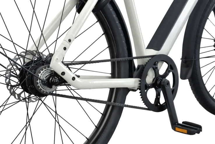 Raleigh One 采用盖茨碳带传动装置，维护成本低，运行时不含油脂（图片来源：Raleigh）。