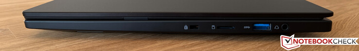 右侧Kensington 锁（Nano Saver）、microSD 读卡器、USB-A 3.2 Gen 1 (5 Gbit/s)、3.5 毫米音频