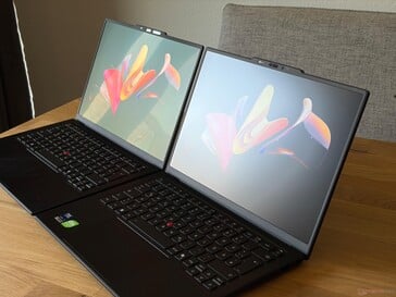 OLED（左）与 IPS（右）