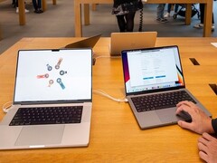 16英寸和14英寸MacBook Pro(来源:Budrul Chukrut/Getty Images)。