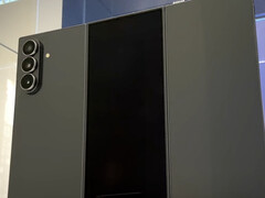 Galaxy Z TriFold（图片来源：SBS Korea via Omokgyo Electronics Mall - 已编辑）